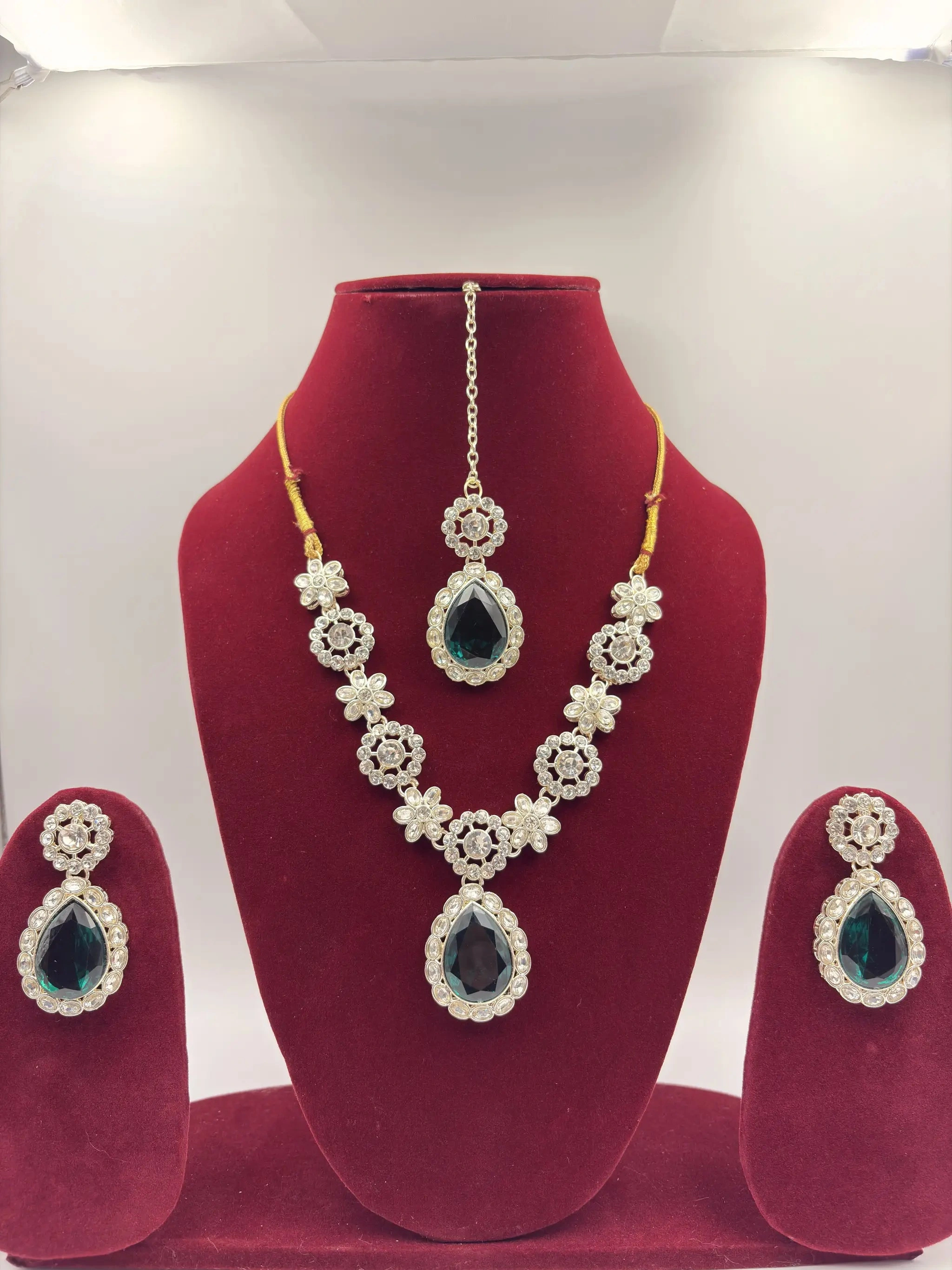 Pannashree Pushp Heavy Necklace Set – 4-Piece Bridal Jewellery