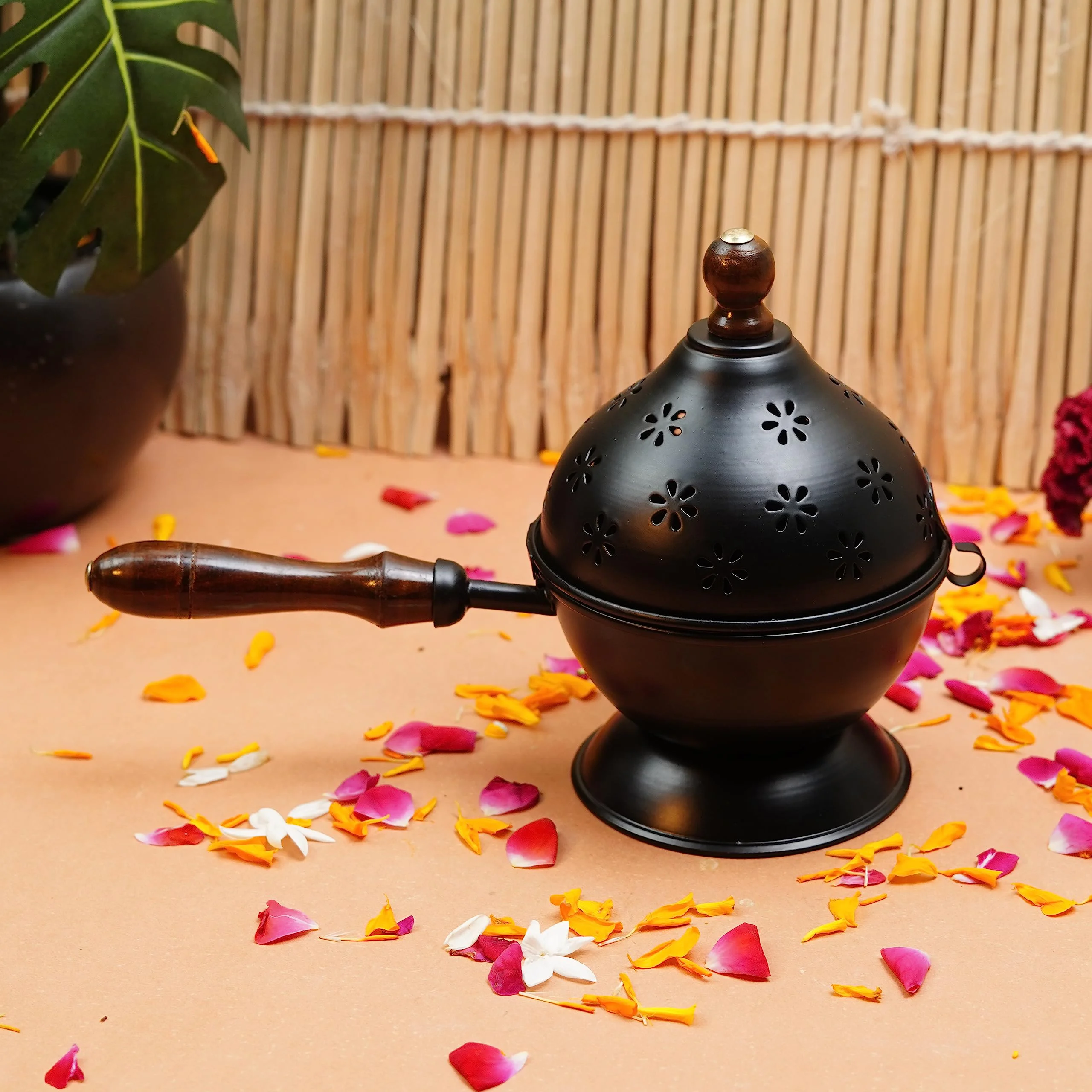ServDharm Metal Incense Burner Loban Dani Dhoop Dani Aarti Metal Loban Dhoop Dani/Dhoop Dani Burner for Home Office Temple Puja(Round) Metal,Gold - image 1